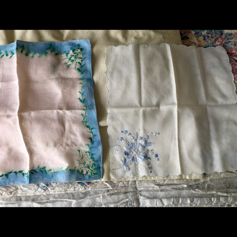 2 Set Vintage Hankies 1 handpainted linen 1 cotton